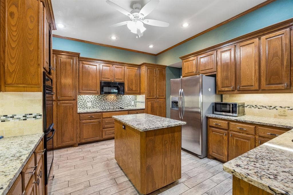 4210 Whitehead Road, Midlothian, TX 76065 Island Kitchen