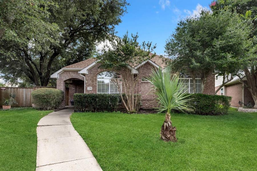 Property photo for 2316 Vetchling Circle, Plano, TX