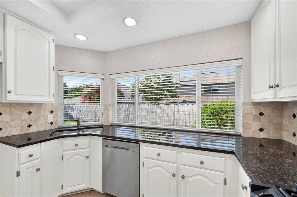 5806 Smoke Glass Trail, Dallas, TX 75252 5806 Smoke Glass Trail, Dallas, TX 75252