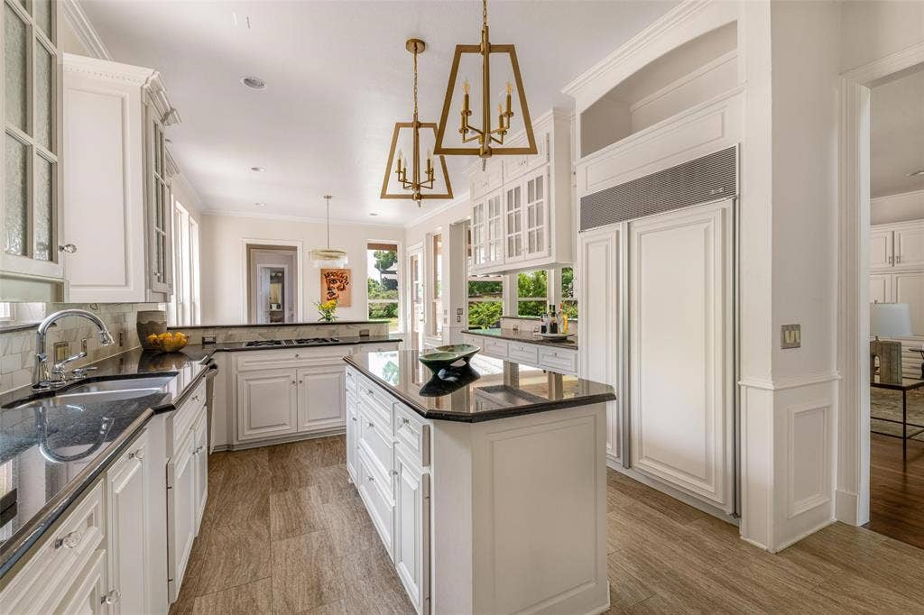 10110 Betty Jane Lane, Dallas, TX 75229