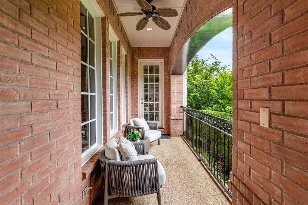 10110 Betty Jane Lane, Dallas, TX 75229