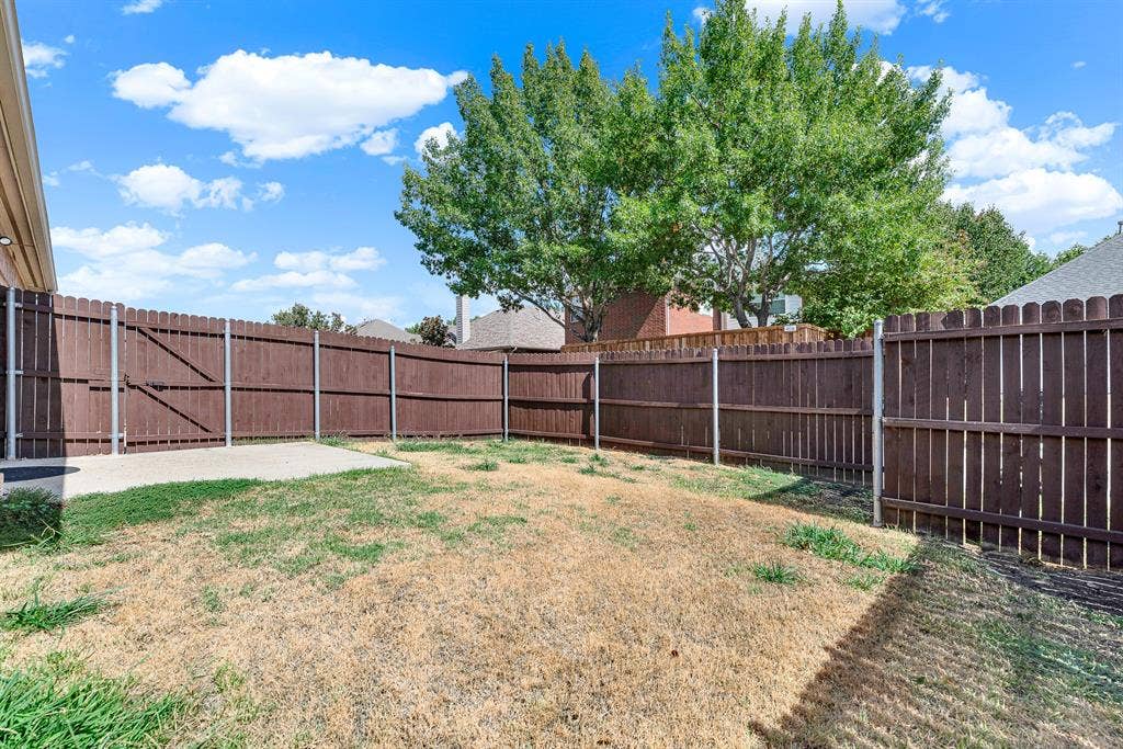 13270 Roadster Drive, Frisco, TX 75033 13270 Roadster Drive, Frisco, TX 75033