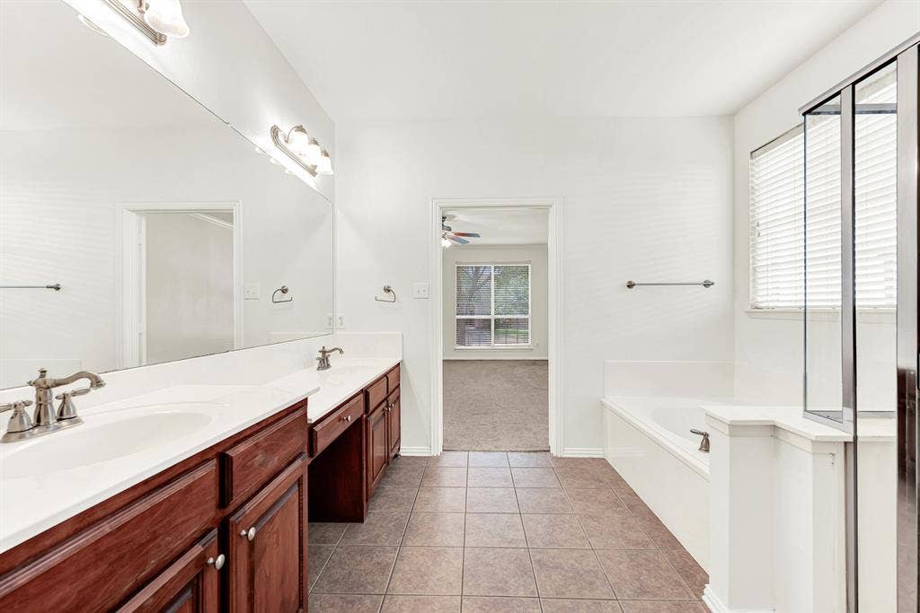 13270 Roadster Drive, Frisco, TX 75033 13270 Roadster Drive, Frisco, TX 75033