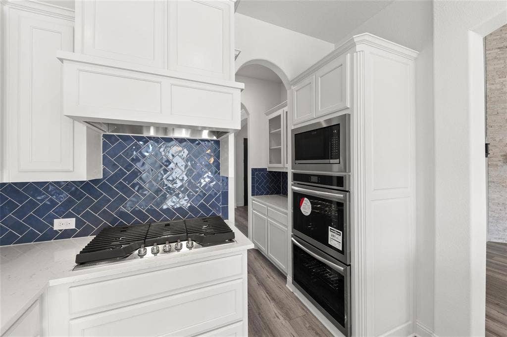 2406 Colonial Lane, Midlothian, TX 76065 2406 Colonial Lane, Midlothian, TX 76065