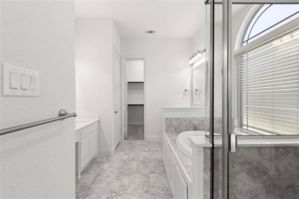 2406 Colonial Lane, Midlothian, TX 76065 2406 Colonial Lane, Midlothian, TX 76065