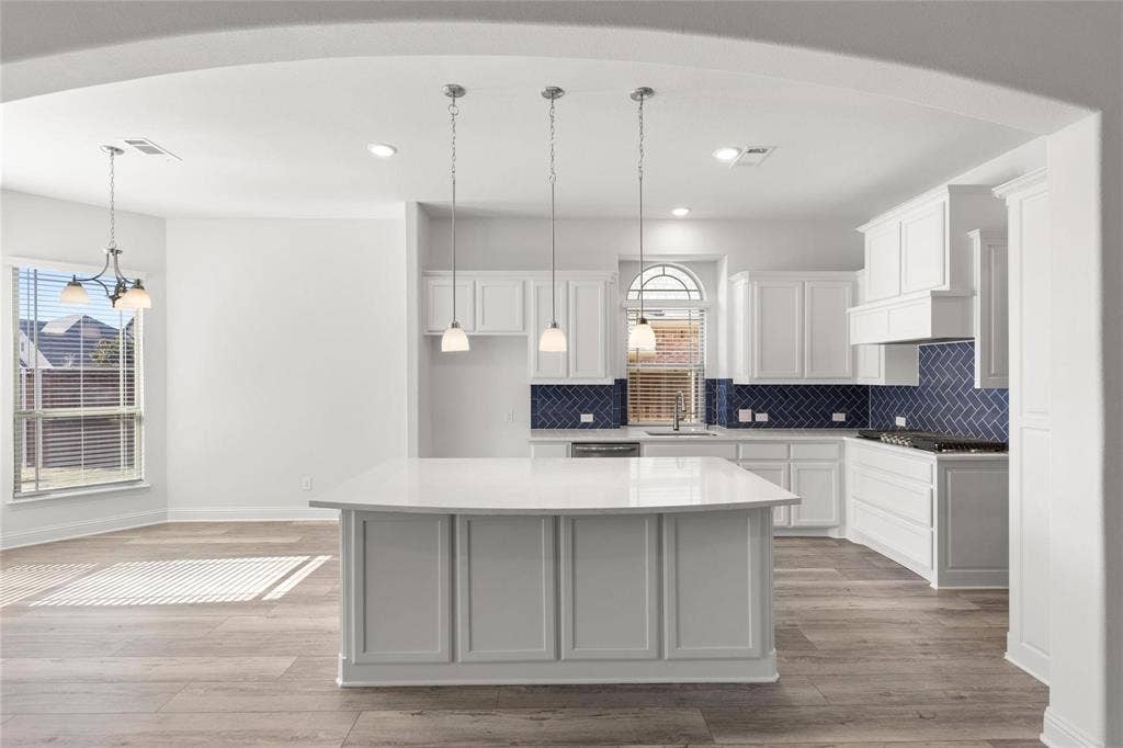 2406 Colonial Lane, Midlothian, TX 76065 2406 Colonial Lane, Midlothian, TX 76065