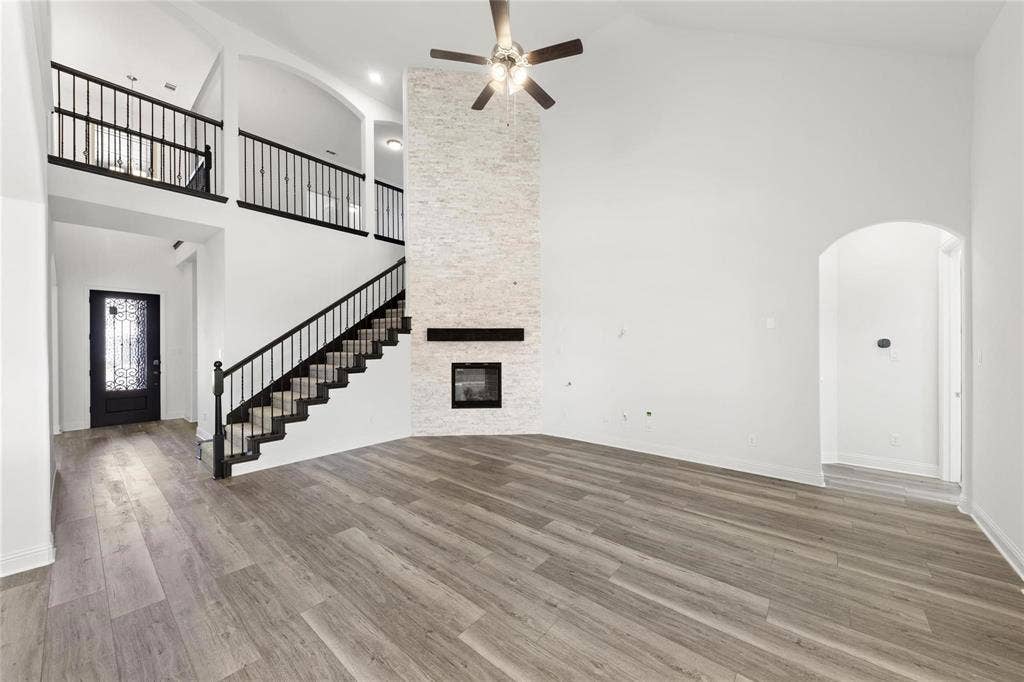 2406 Colonial Lane, Midlothian, TX 76065 2406 Colonial Lane, Midlothian, TX 76065
