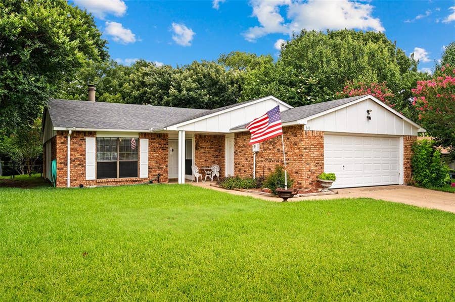 Property photo for 643 Randa Lane, DeSoto, TX
