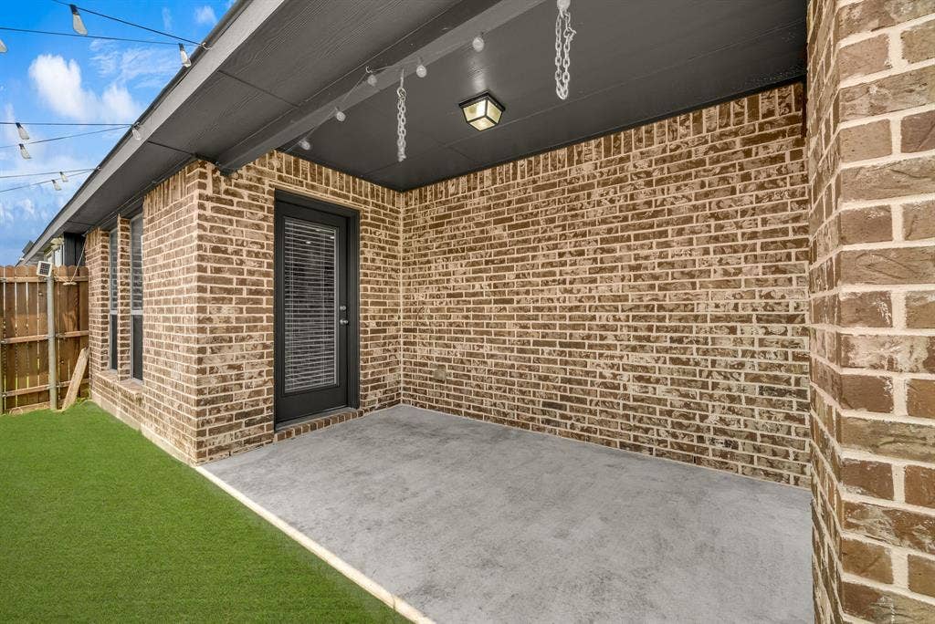 1928 Glen Meadow Drive, Royse City, TX 75189