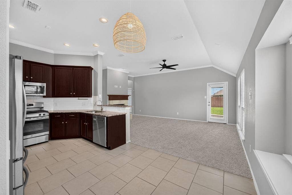 1928 Glen Meadow Drive, Royse City, TX 75189