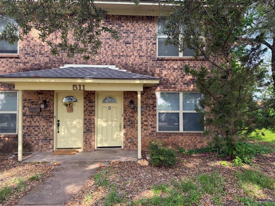 Property photo for 511 N Brazos Street, #D, Granbury, TX