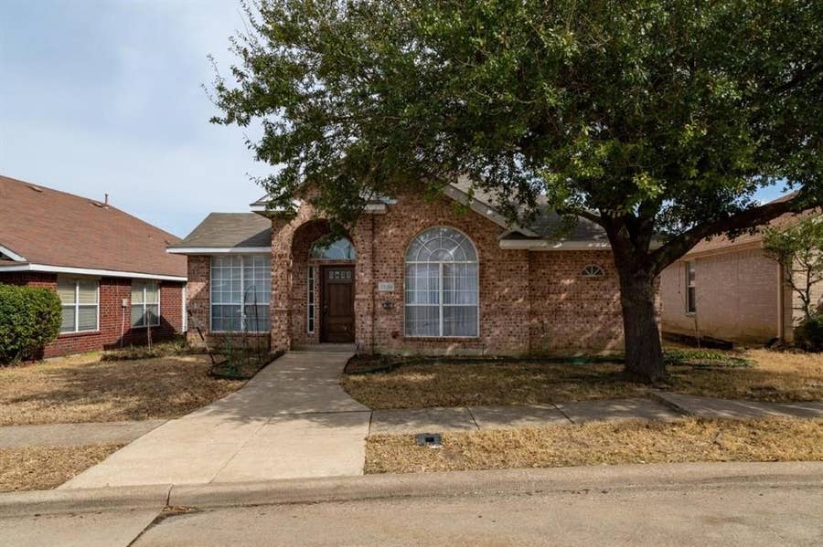 Property photo for 1524 Jessica Lane, Mesquite, TX