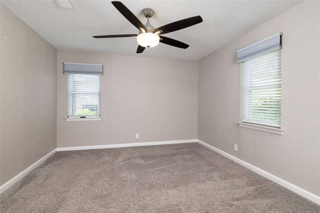 702 Commerce Street, Euless, TX 76040 702 Commerce Street, Euless, TX 76040