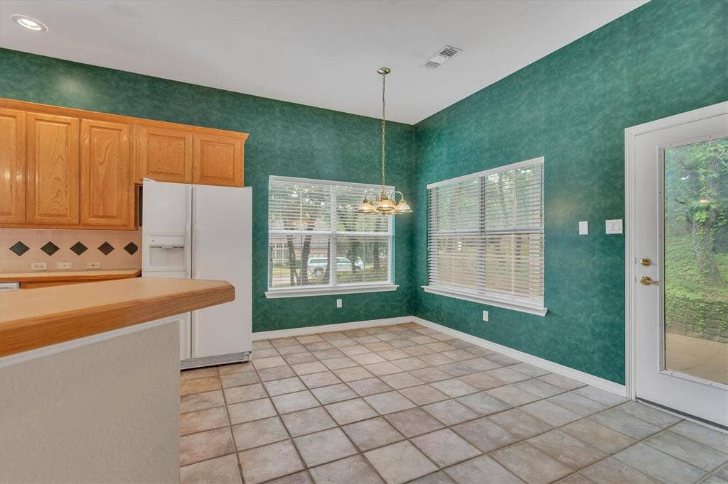 Dinning area in Kitchen