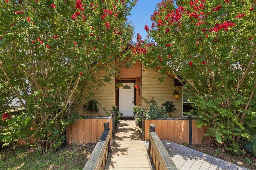 Property photo for 3352 Buckingham Lane, Plano, TX