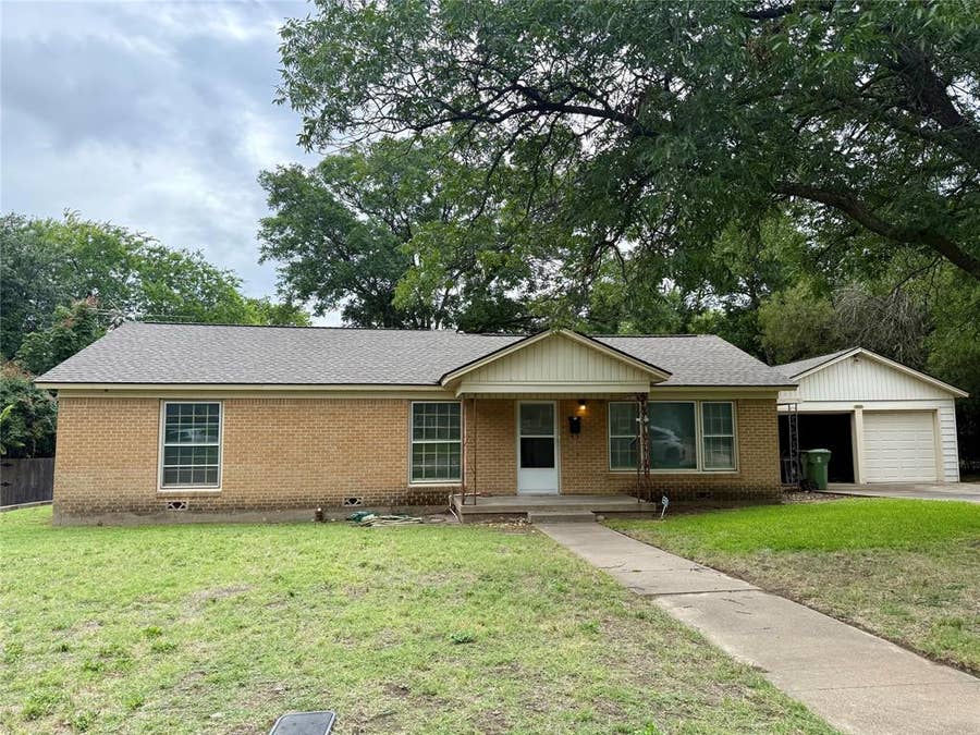 Property photo for 3539 Kingsbury Avenue, Richland Hills, TX