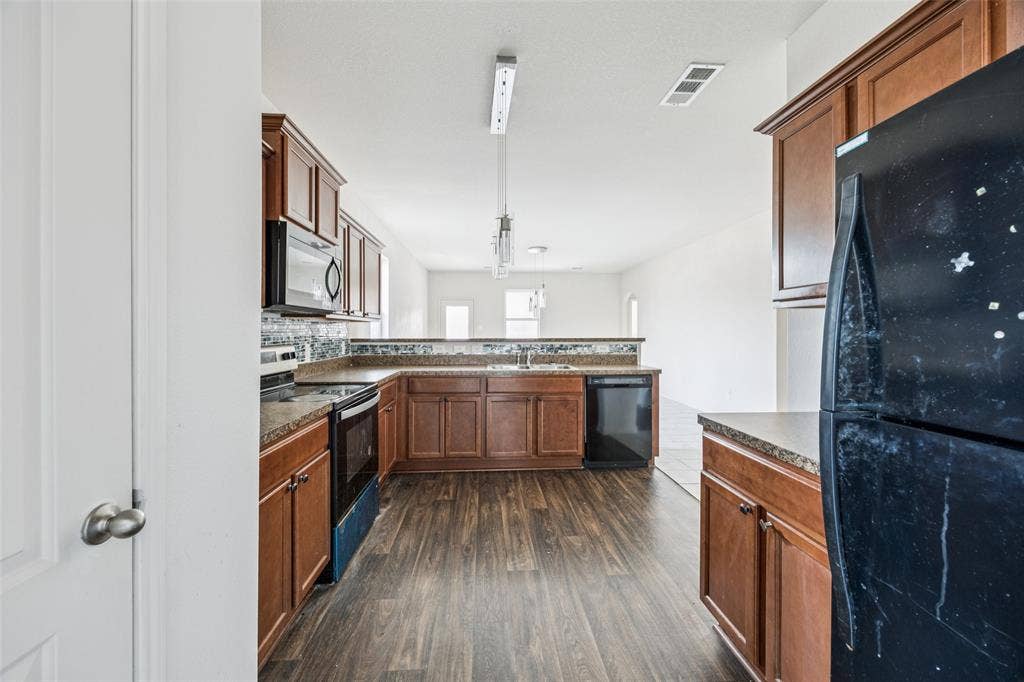 1020 Walnut Ridge Drive, Hutchins, TX 75141 1020 Walnut Ridge Drive, Hutchins, TX 75141