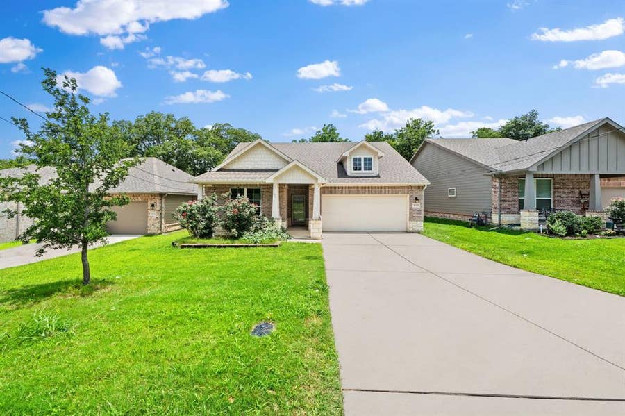 Property photo for 913 Sayle, Greenville, TX