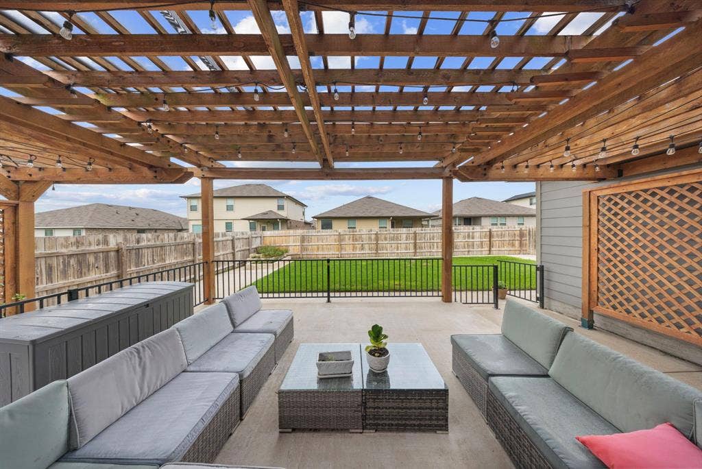 3221 Samson Drive, Waco, TX 76655 3221 Samson Drive, Waco, TX 76655