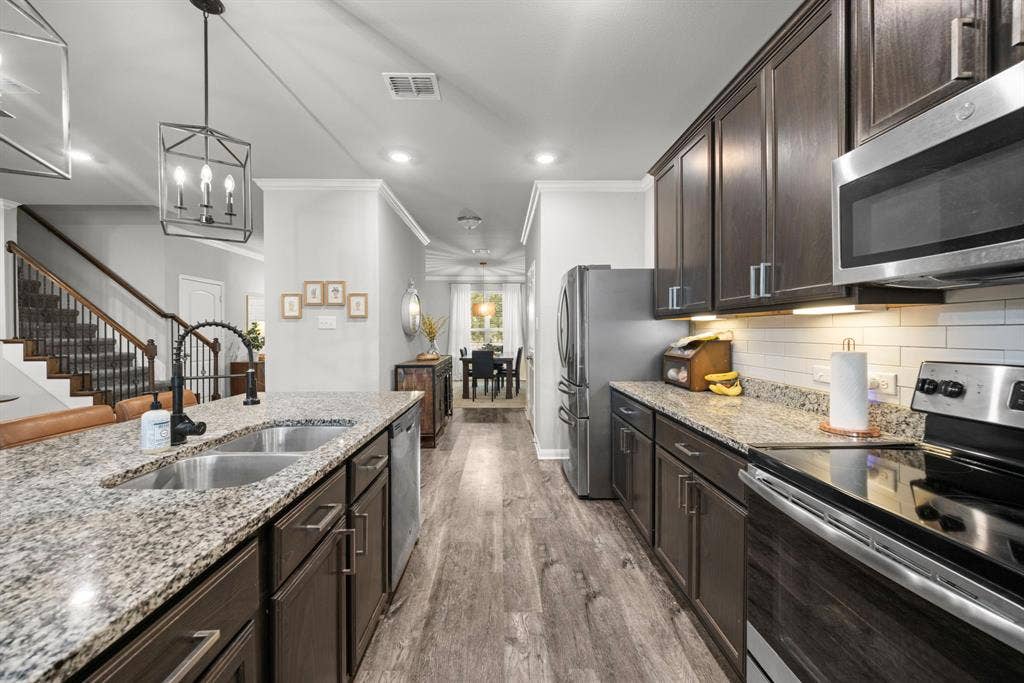 3221 Samson Drive, Waco, TX 76655 3221 Samson Drive, Waco, TX 76655