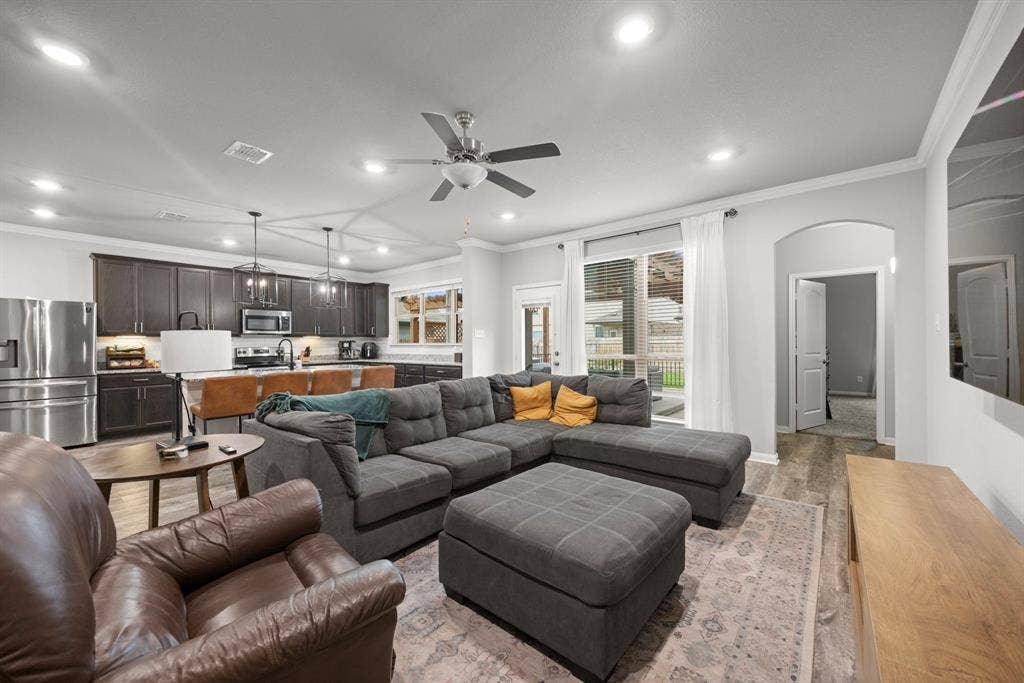 3221 Samson Drive, Waco, TX 76655 3221 Samson Drive, Waco, TX 76655