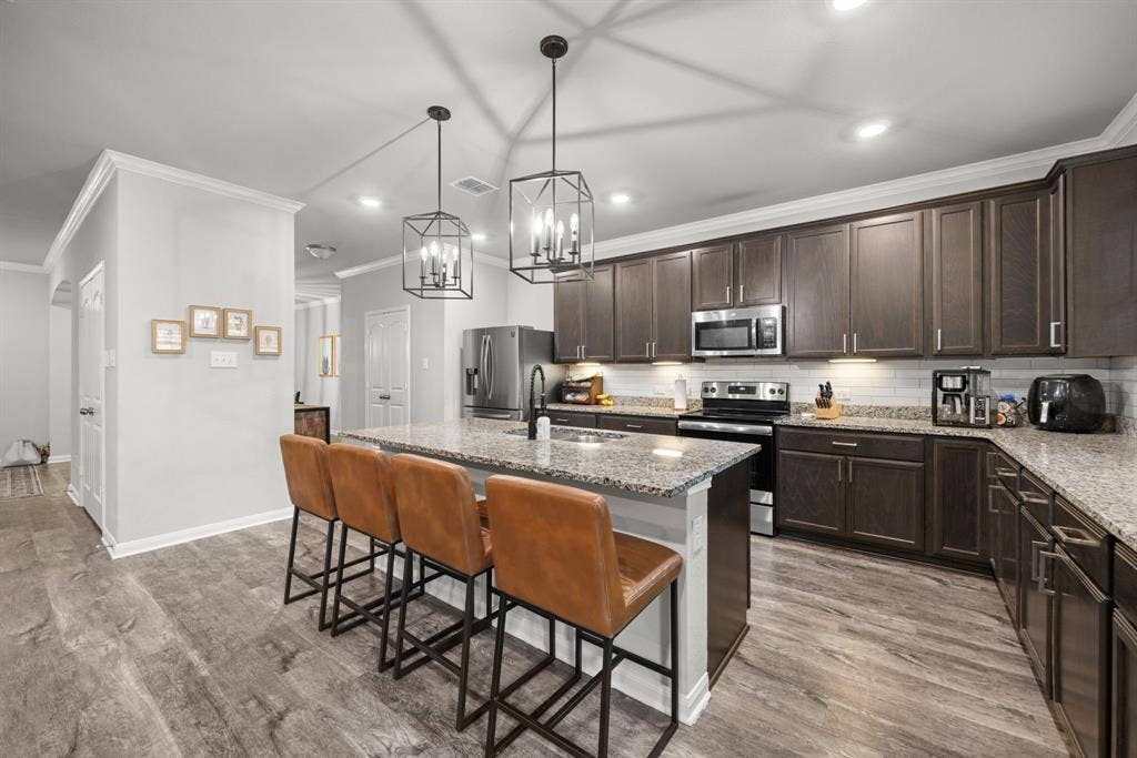 3221 Samson Drive, Waco, TX 76655 3221 Samson Drive, Waco, TX 76655