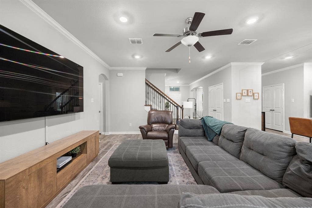 3221 Samson Drive, Waco, TX 76655 3221 Samson Drive, Waco, TX 76655