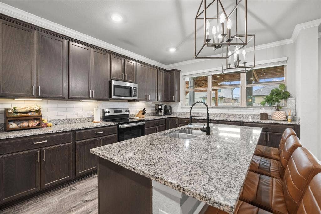 3221 Samson Drive, Waco, TX 76655 3221 Samson Drive, Waco, TX 76655