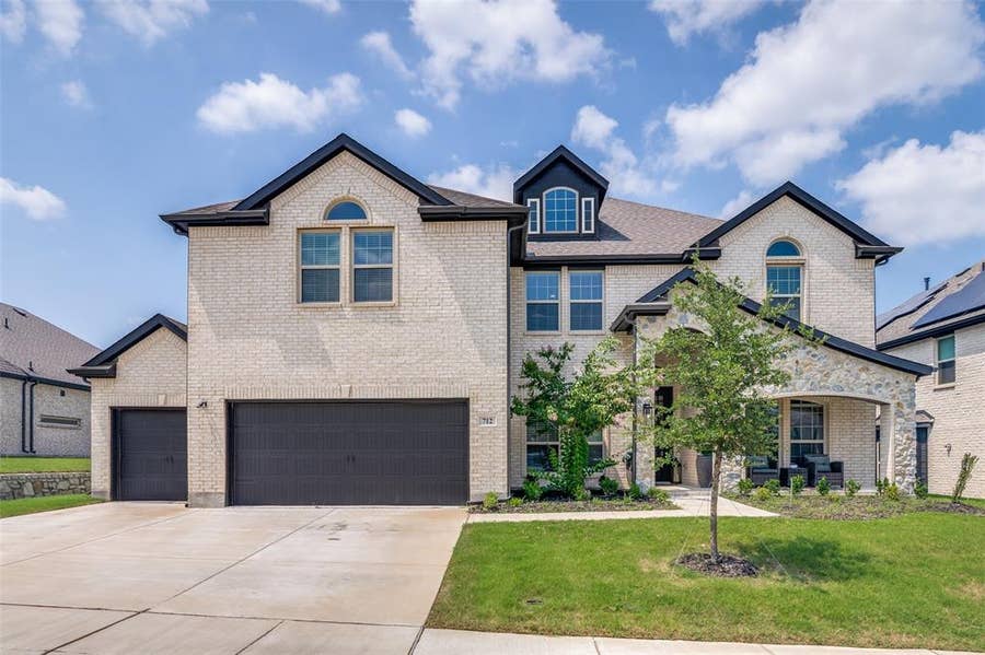 Property photo for 712 Stearman Lane, Fate, TX