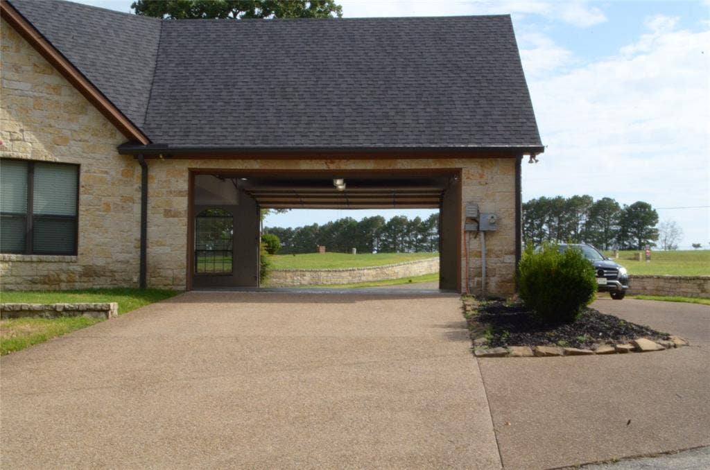 6414 Dorsey Drive, Athens, TX 75752 Drive Through Garage - oversized
