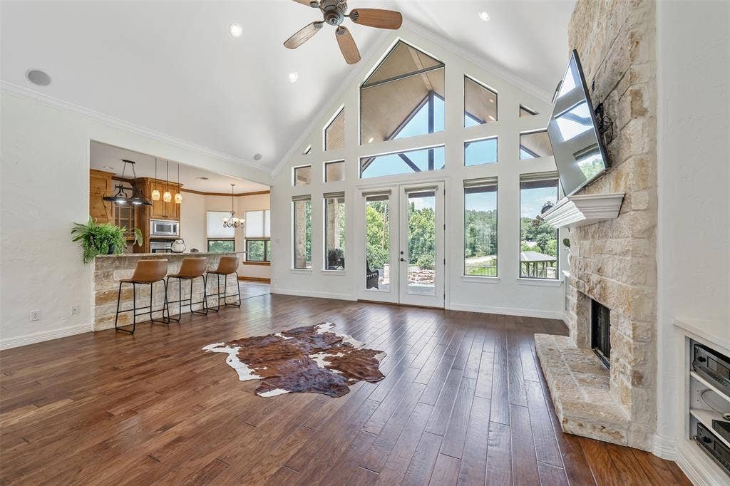 6414 Dorsey Drive, Athens, TX 75752 Vaulted ceiling with a ceiling fan and recessed lighting