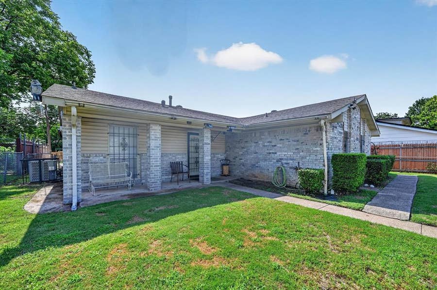 Property photo for 2524 N Saint Augustine Drive, Dallas, TX