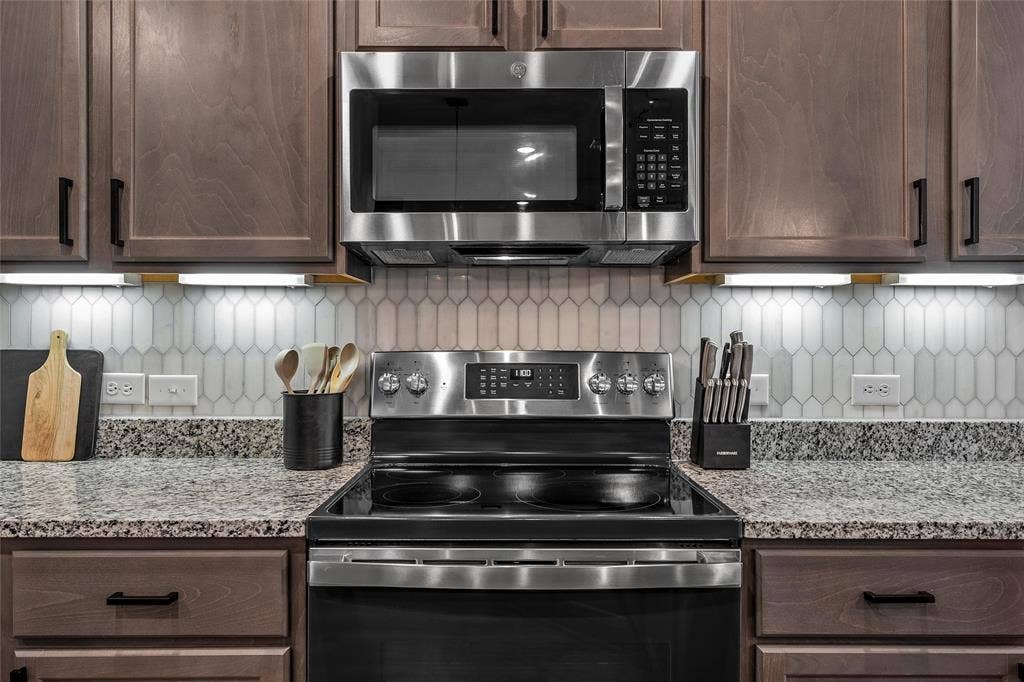 11200 Pallasite Court, Lorena, TX 76655 11200 Pallasite Court, Lorena, TX 76655