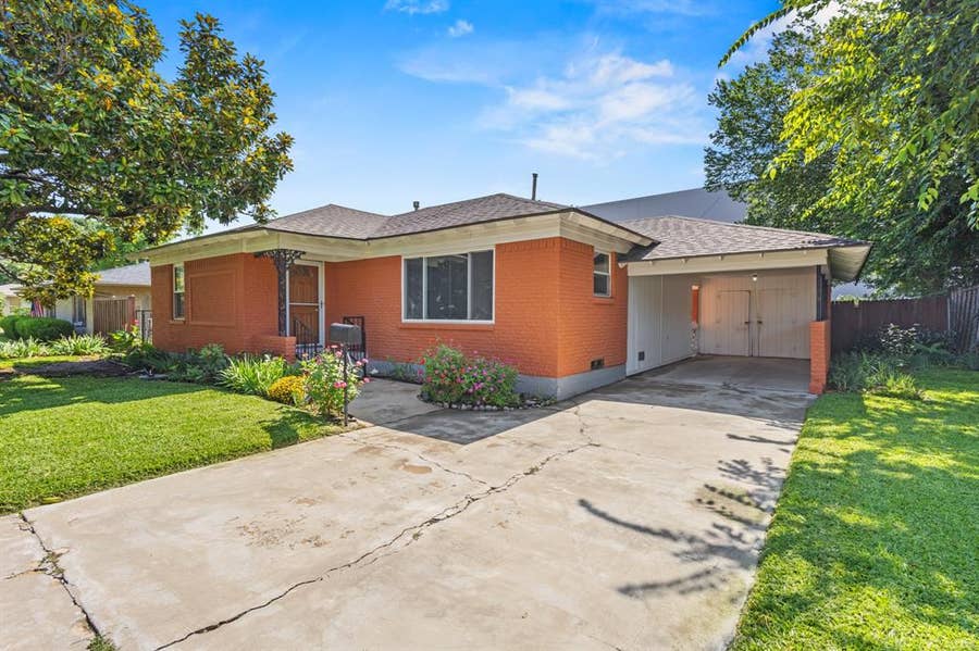 Property photo for 203 S Lindale Lane, Richardson, TX