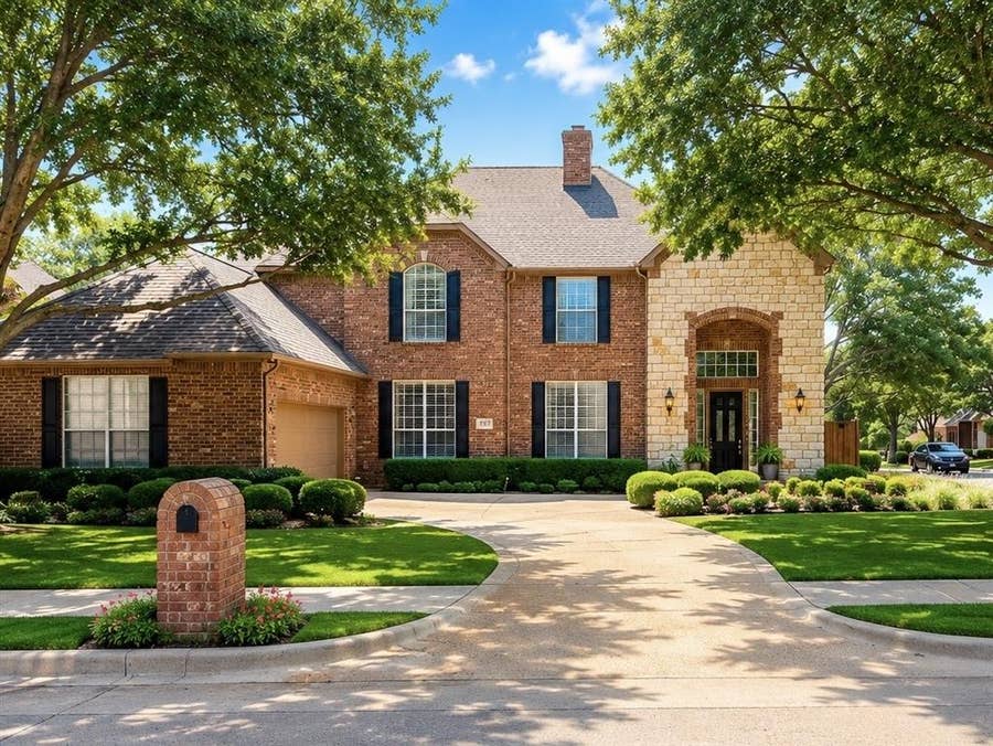 Property photo for 837 Glen Garry Drive, Flower Mound, TX
