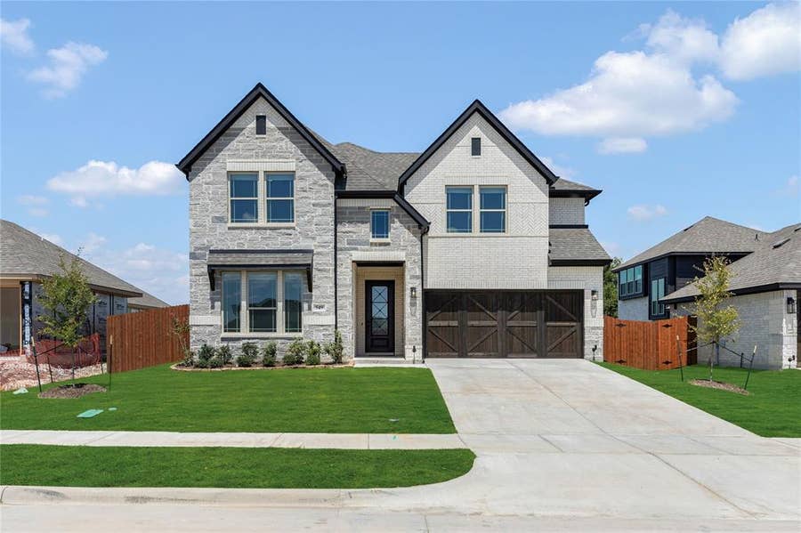 Property photo for 549 Red Maple Road, Waxahachie, TX