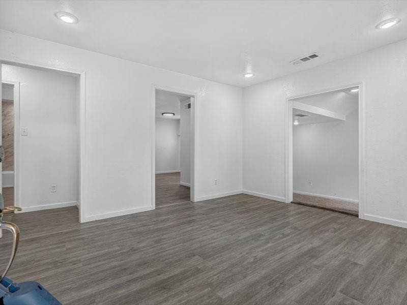 6633 Emhouse Street, Dallas, TX 75232 6633 Emhouse Street, Dallas, TX 75232