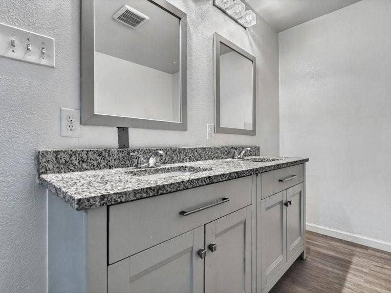 6633 Emhouse Street, Dallas, TX 75232 6633 Emhouse Street, Dallas, TX 75232