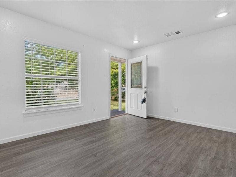 6633 Emhouse Street, Dallas, TX 75232 6633 Emhouse Street, Dallas, TX 75232