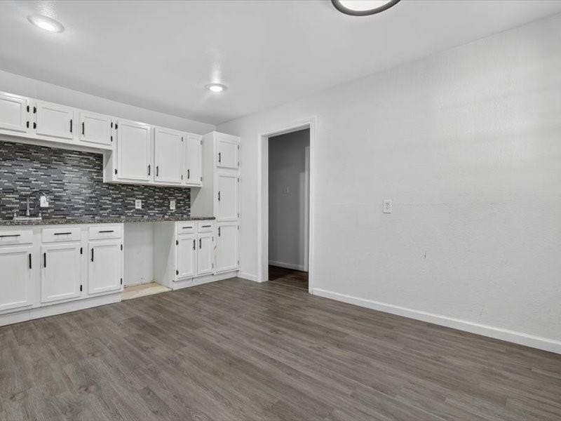 6633 Emhouse Street, Dallas, TX 75232 6633 Emhouse Street, Dallas, TX 75232