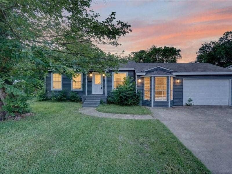 6633 Emhouse Street, Dallas, TX 75232 6633 Emhouse Street, Dallas, TX 75232