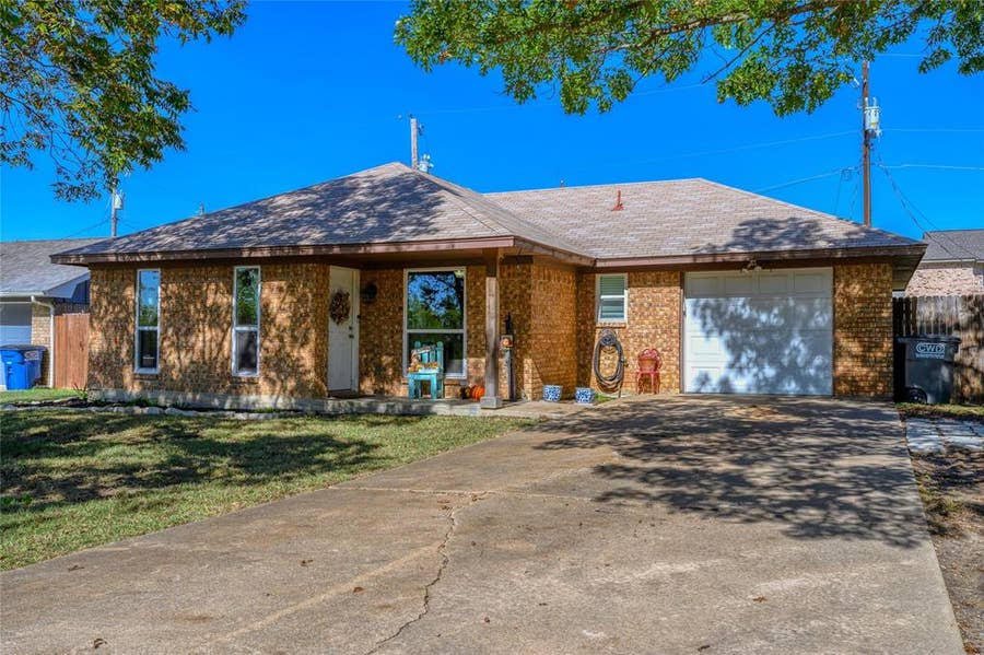 Property photo for 410 E Hazelwood Street, Princeton, TX