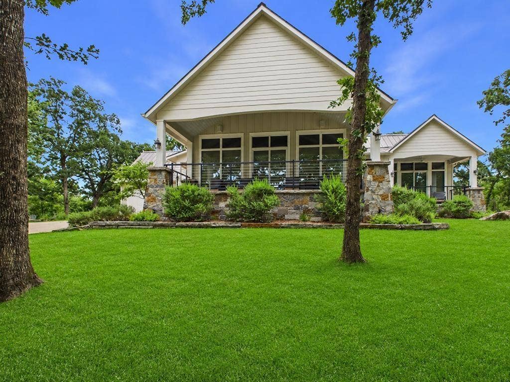 8307 Charlya Drive, Athens, TX 75752 8307 Charlya Drive, Athens, TX 75752
