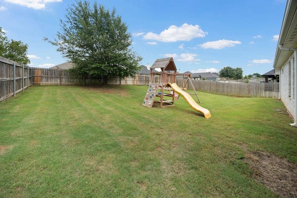 1121 Nate Circle, Bullard, TX 75757 1121 Nate Circle, Bullard, TX 75757