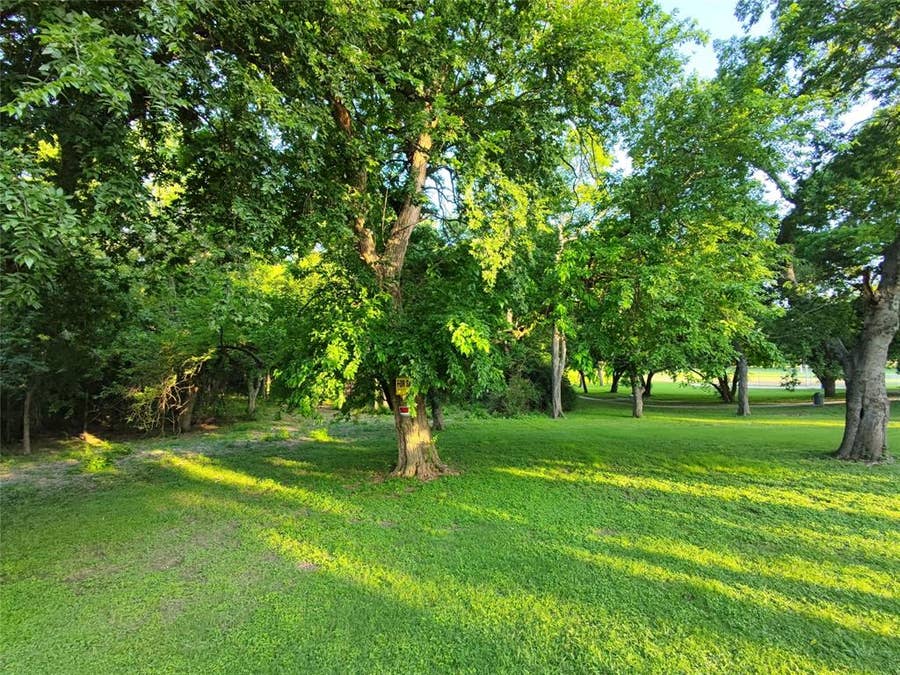 Property photo for 2850 Persimmon Road, Dallas, TX