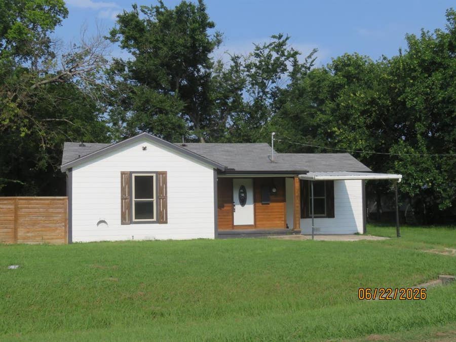 Property photo for 705 S Patterson Street, Campbell, TX