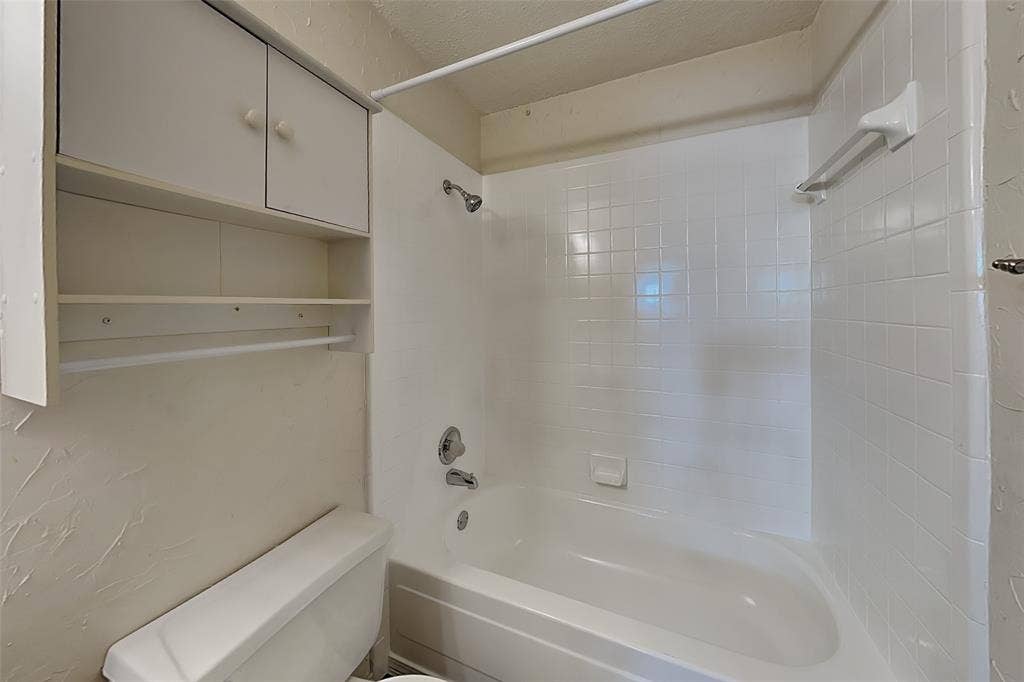 1716 Stoneway Drive, Grapevine, TX 76051 1716 Stoneway Drive, Grapevine, TX 76051