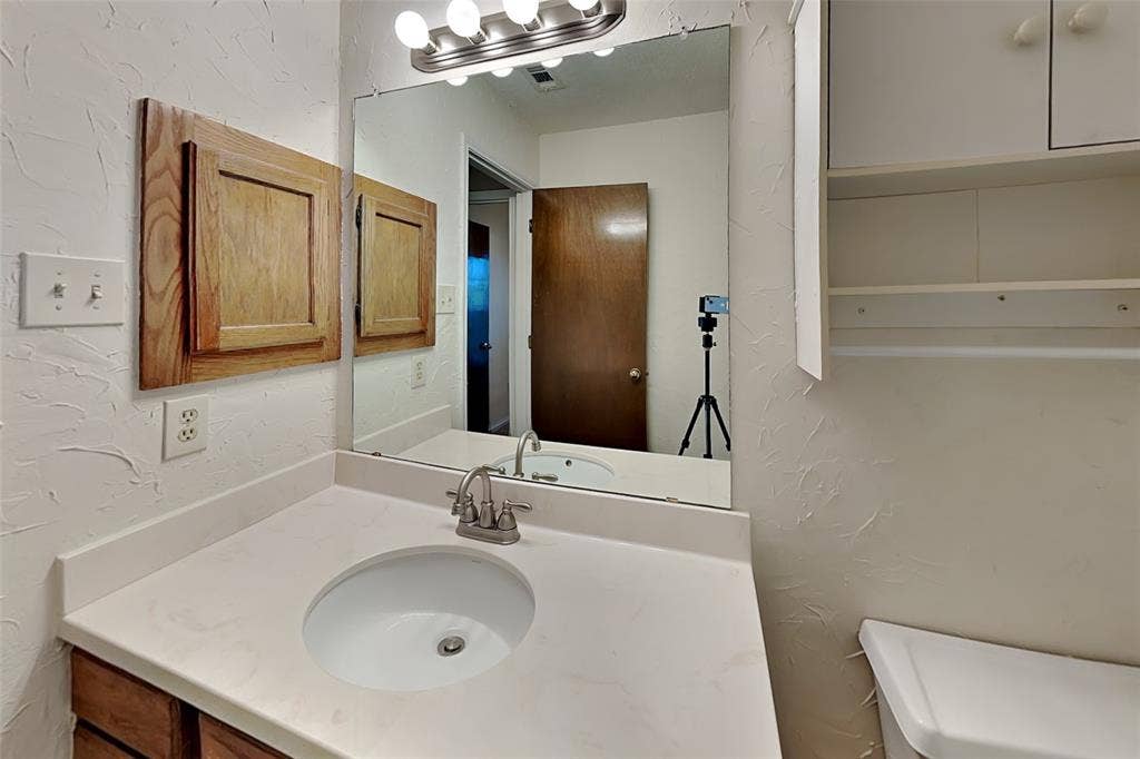 1716 Stoneway Drive, Grapevine, TX 76051 1716 Stoneway Drive, Grapevine, TX 76051