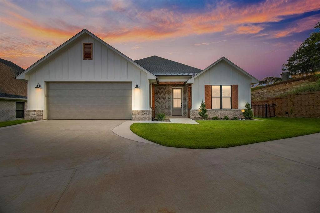 9244 Villas Court, Tyler, TX 75703 9244 Villas Court, Tyler, TX 75703