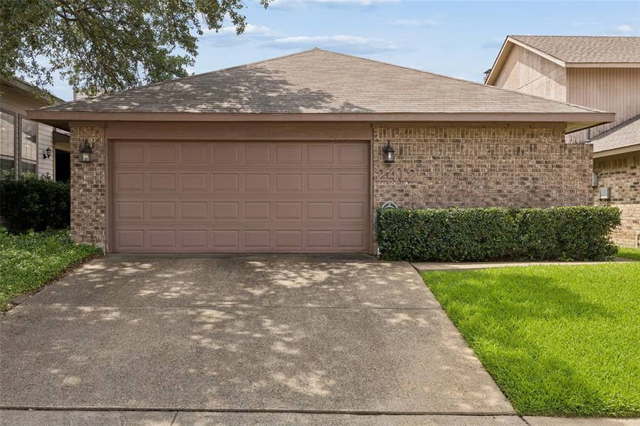 Property photo for 2412 Scorpius Drive, Garland, TX